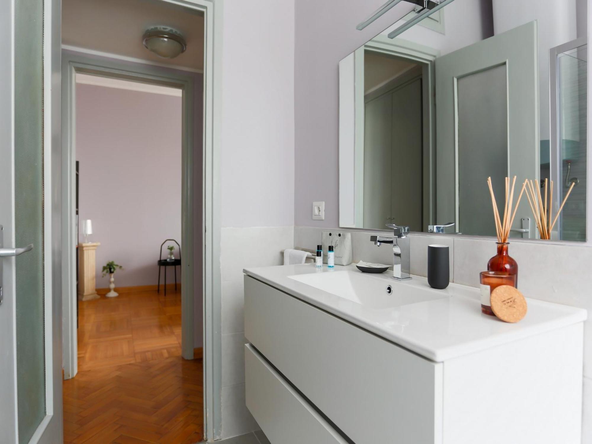 The Best Rent - Spacious One-Bedroom Apartment In Moscova District Milano Esterno foto