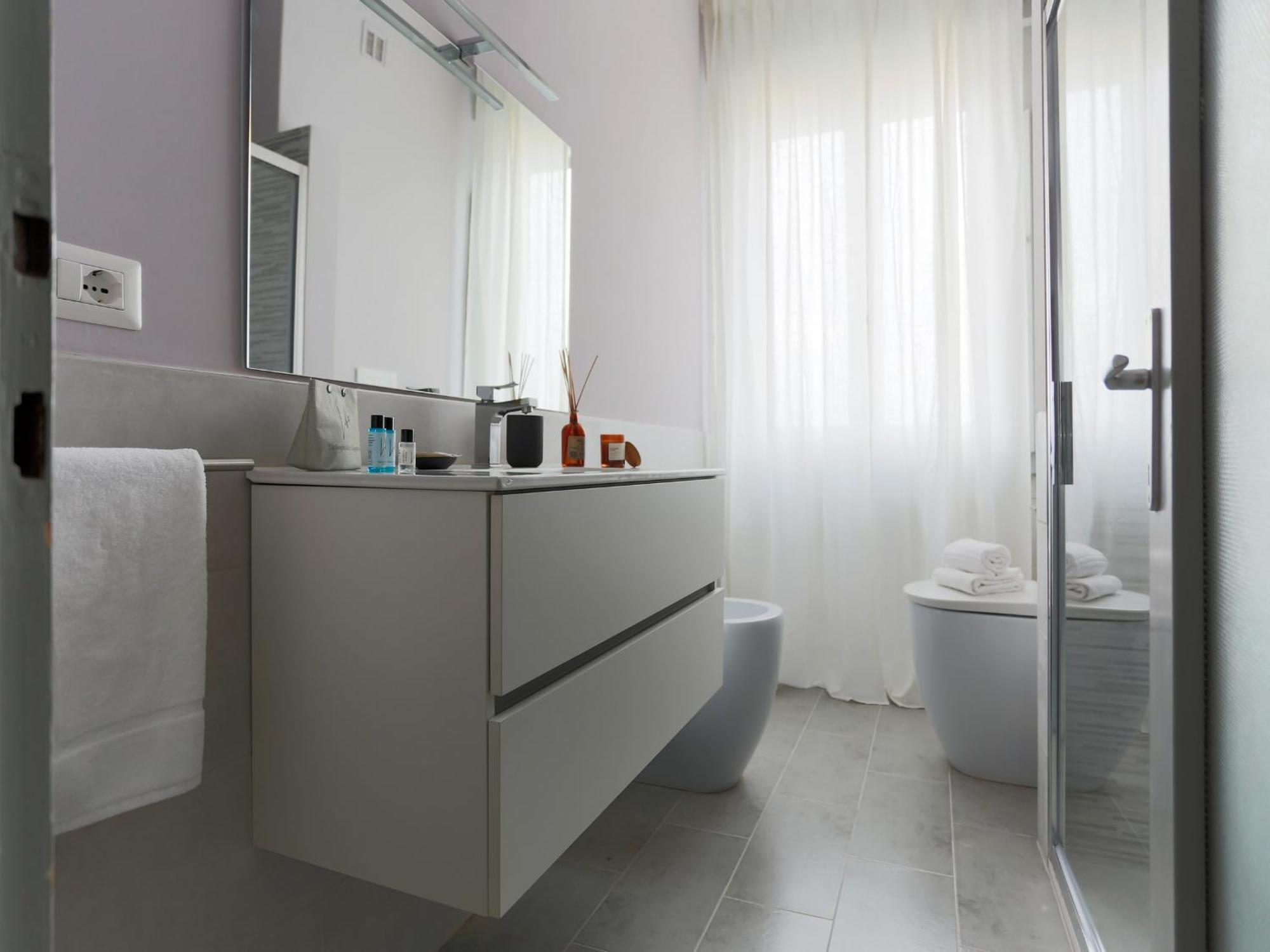 The Best Rent - Spacious One-Bedroom Apartment In Moscova District Milano Esterno foto